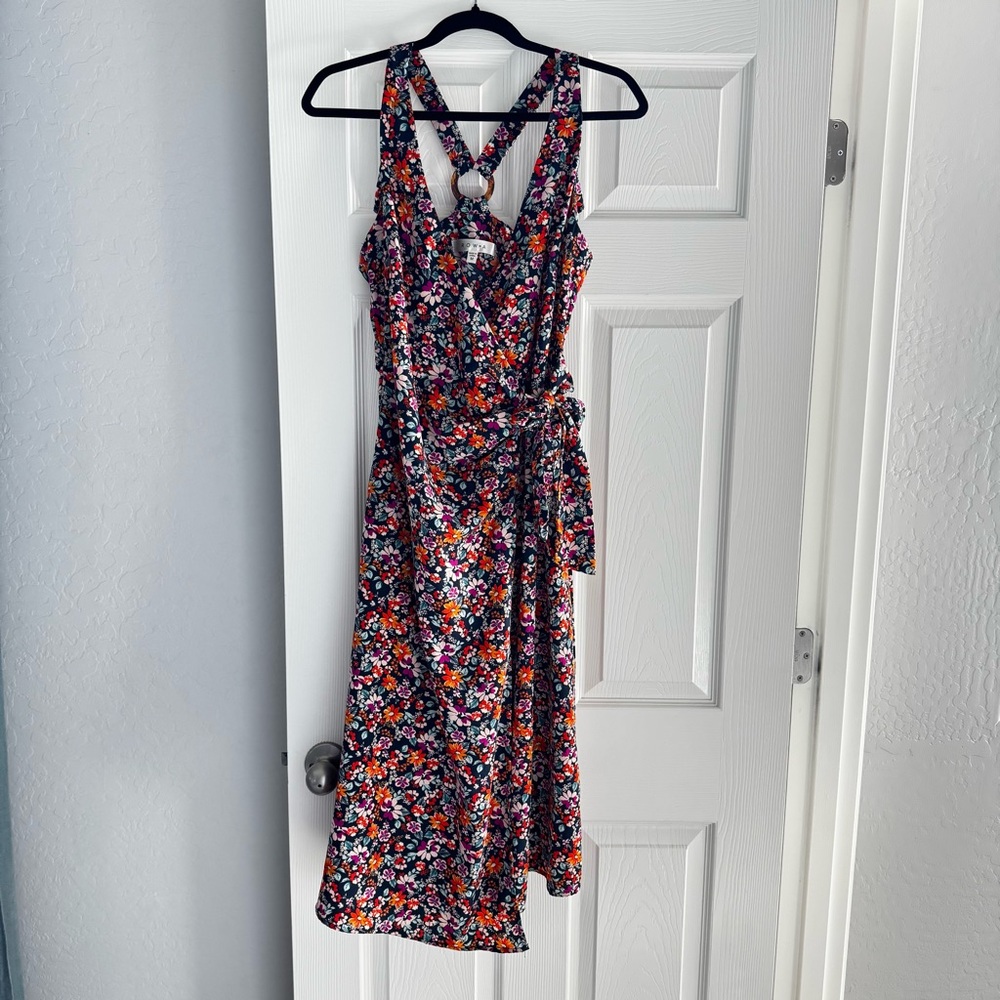 Neiman Marcus Row A Floral Wrap Dress Size M